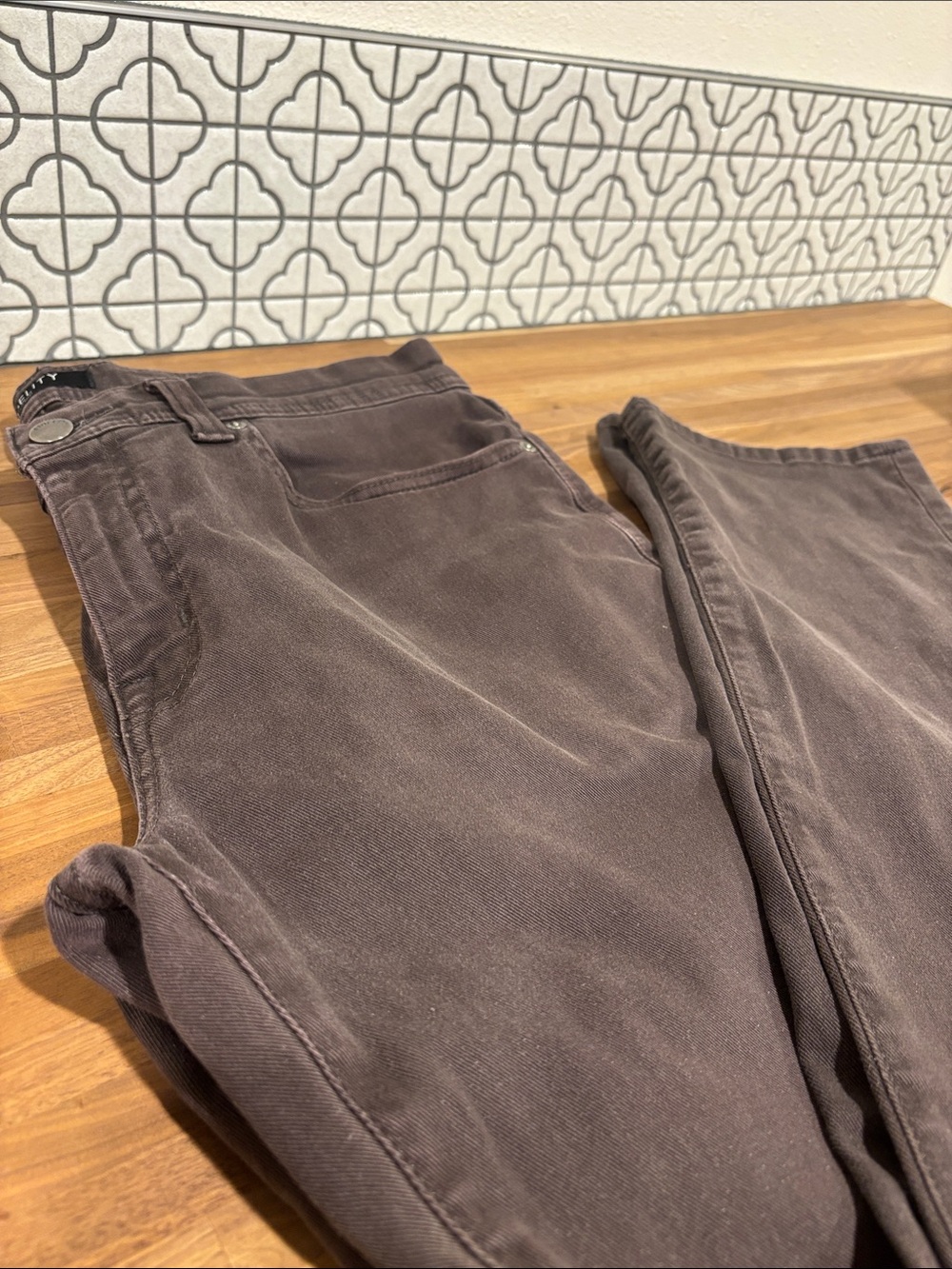 Fidelity Denim Classic Brown Straight-Leg Pants style: Jimmy